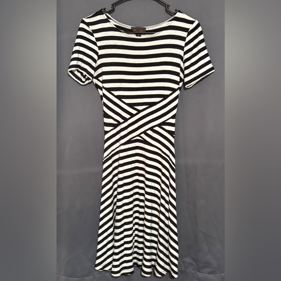 Elegant Black and White Striped Midi Dress - Picture 1 of 6
